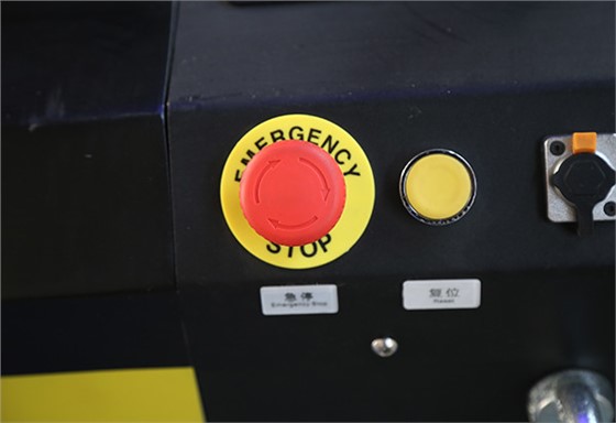AGV叉车